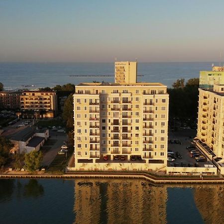 Evy Deluxe Apartment Mamaia Exteriör bild