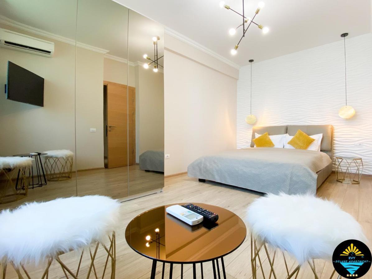 Evy Deluxe Apartment Mamaia Exteriör bild