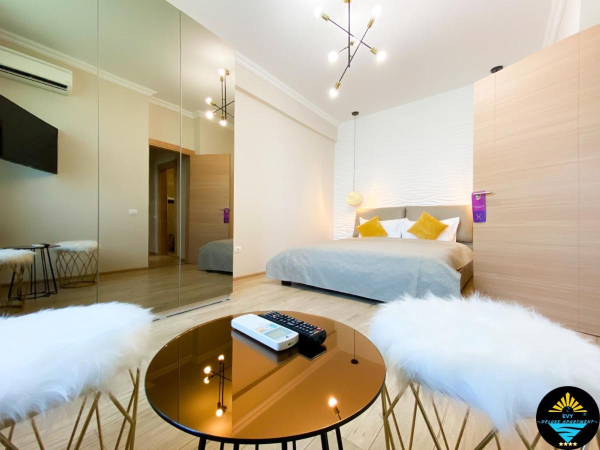 Evy Deluxe Apartment Mamaia Exteriör bild