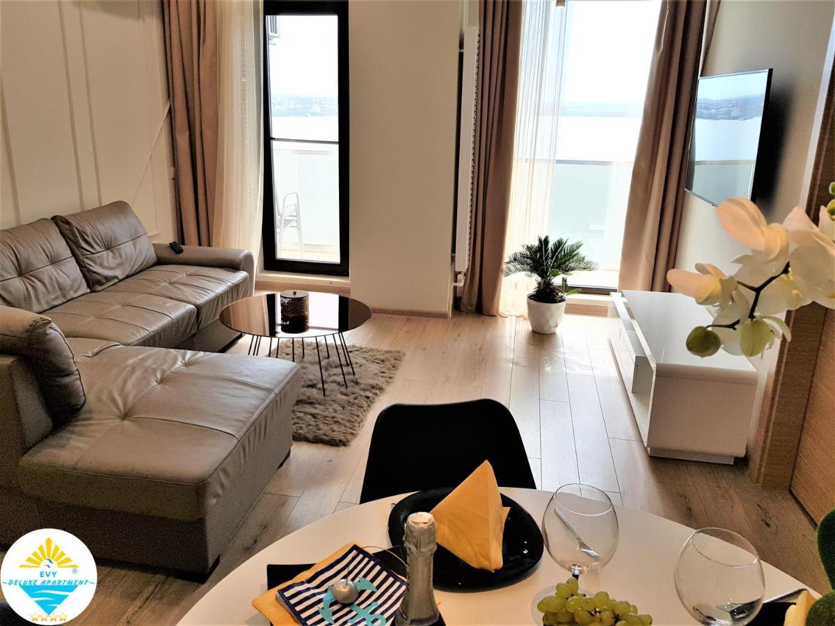 Evy Deluxe Apartment Mamaia Exteriör bild