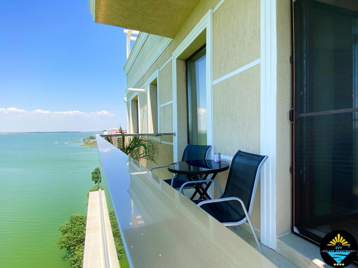 Evy Deluxe Apartment Mamaia Exteriör bild