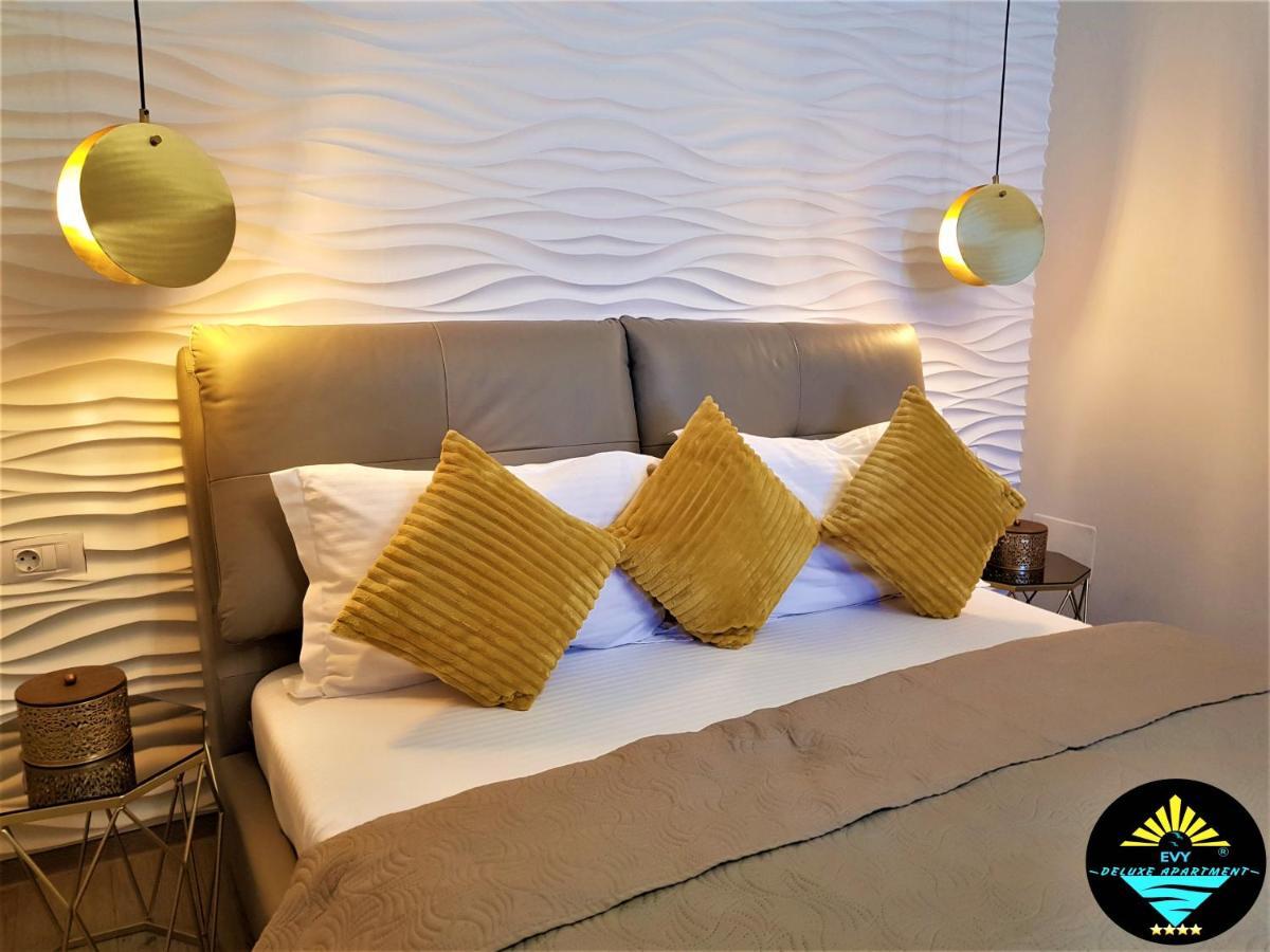 Evy Deluxe Apartment Mamaia Exteriör bild