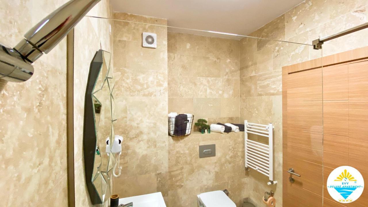 Evy Deluxe Apartment Mamaia Exteriör bild