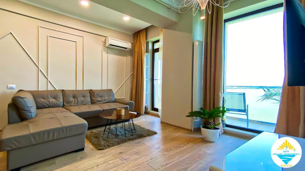 Evy Deluxe Apartment Mamaia Exteriör bild
