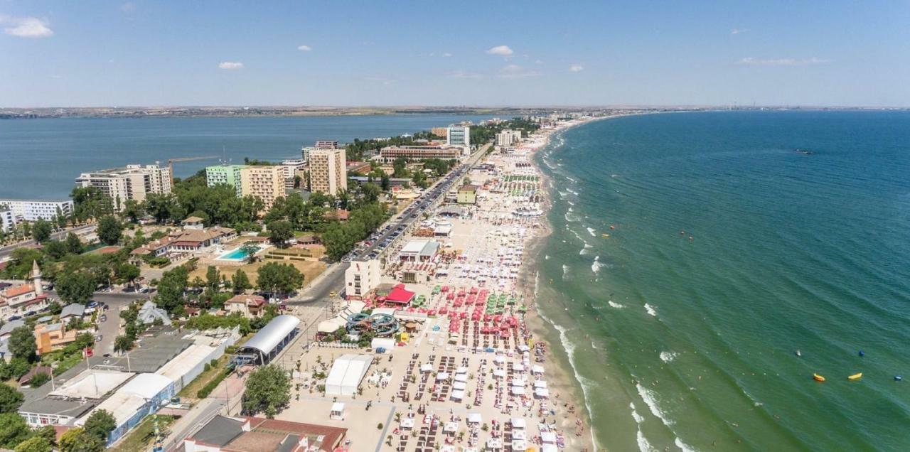 Evy Deluxe Apartment Mamaia Exteriör bild