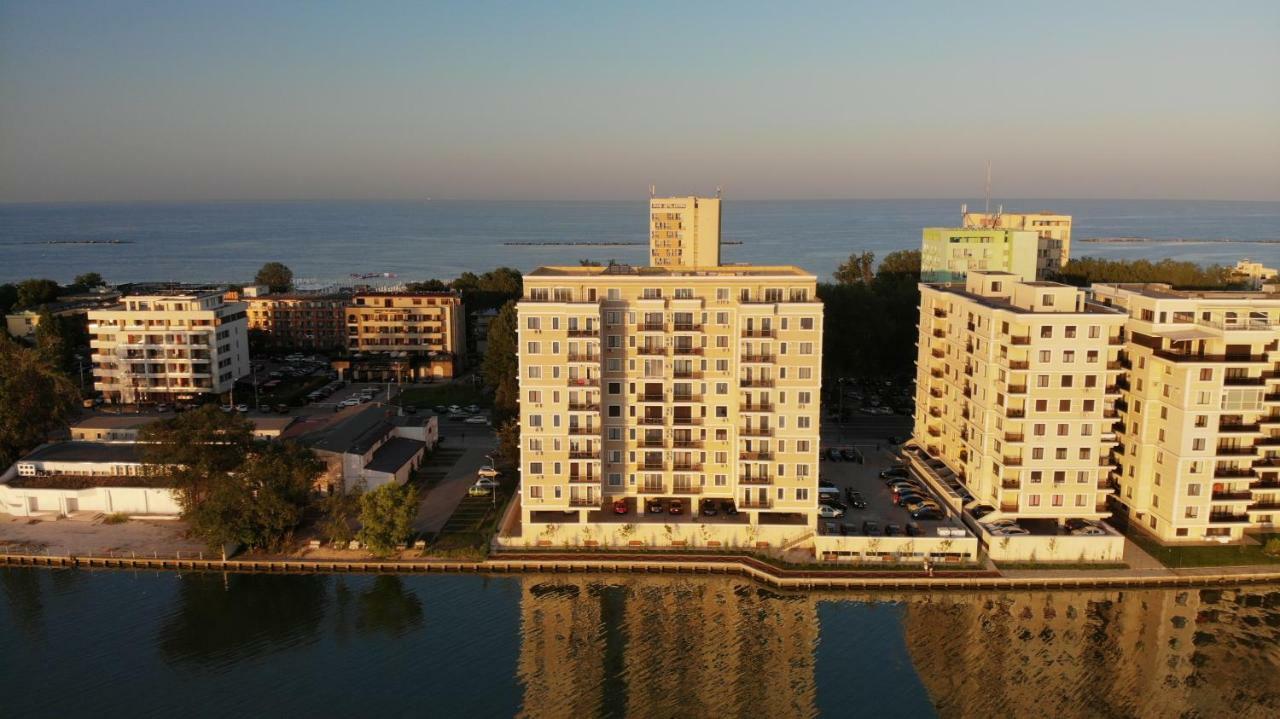 Evy Deluxe Apartment Mamaia Exteriör bild